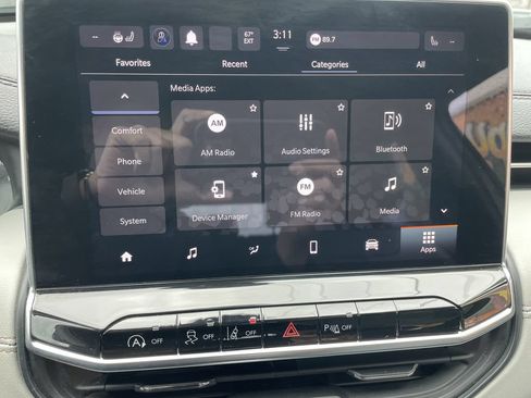 Certified 2023 Jeep Compass Limited AWD/4WD image 19
