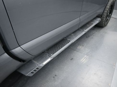 Used 2021 Nissan Titan PRO-4X w/ Pro-4x Convenience Package image 33