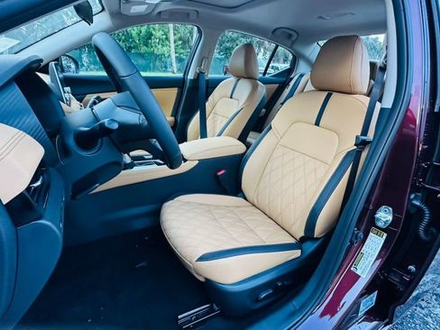 New 2025 Nissan Sentra SV w/ SV Premium Package image 28