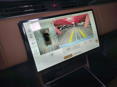 New 2026 Land Rover Range Rover SE image 21