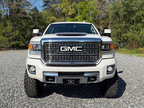 Used 2019 GMC Sierra 2500 Denali w/ Duramax Plus Package image 2