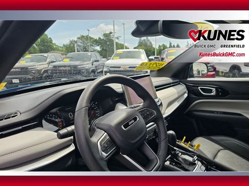 Used 2025 Jeep Compass Limited AWD/4WD image 13