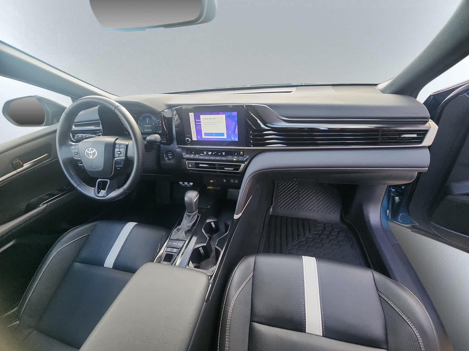 Used 2025 Toyota Camry SE w/ Convenience Package AWD/4WD image 16