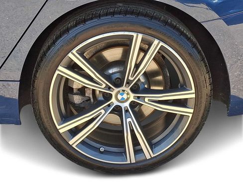 Used 2023 BMW 330i xDrive Sedan w/ Premium Package AWD/4WD image 5