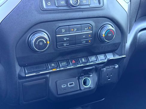 Used 2021 Chevrolet Silverado 1500 Custom image 23