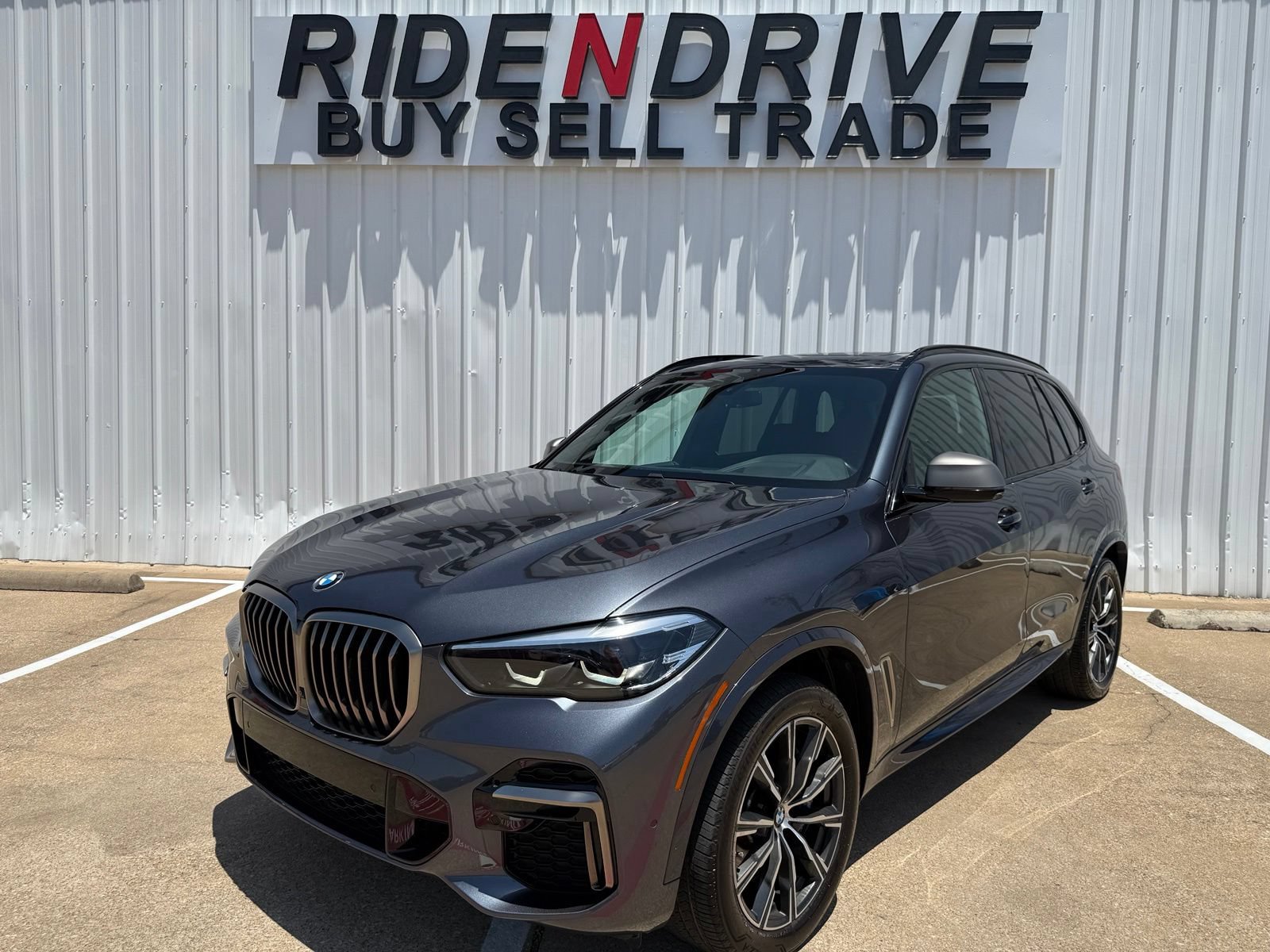 Used 2022 BMW X5 M50i w/ Premium Package AWD/4WD image 1