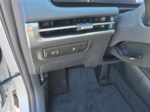 New 2026 Hyundai Tucson SE image 8