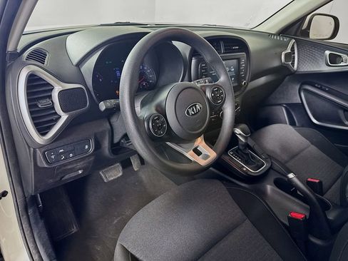 Used 2021 Kia Soul S image 9