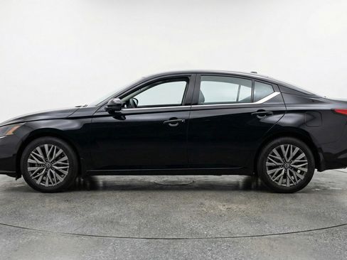 Used 2025 Nissan Altima 2.5 SV FWD image 4