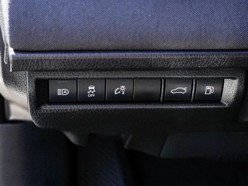 Used 2025 Toyota Camry LE AWD/4WD image 18
