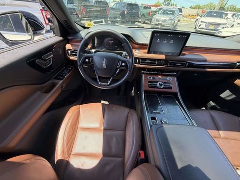 Used 2024 Lincoln Aviator Reserve w/ Elements Package Plus AWD/4WD image 17