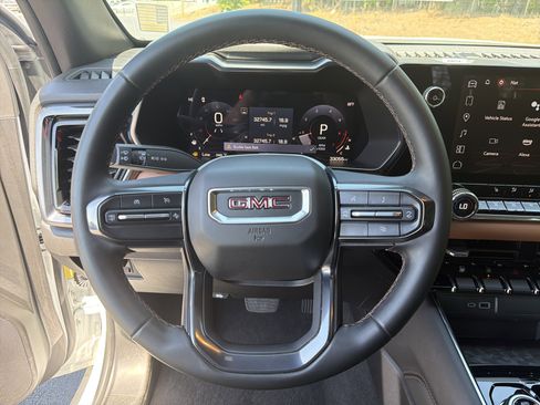 Used 2024 GMC Canyon AT4 w/ Technology Package AWD/4WD image 28
