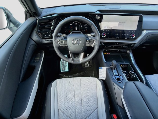 New 2026 Lexus TX 500h AWD image 18