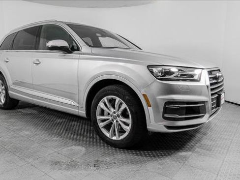 Used 2019 Audi Q7 3.0T Premium AWD/4WD image 11