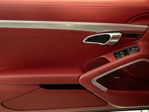 Certified 2024 Porsche 718 Cayman image 6