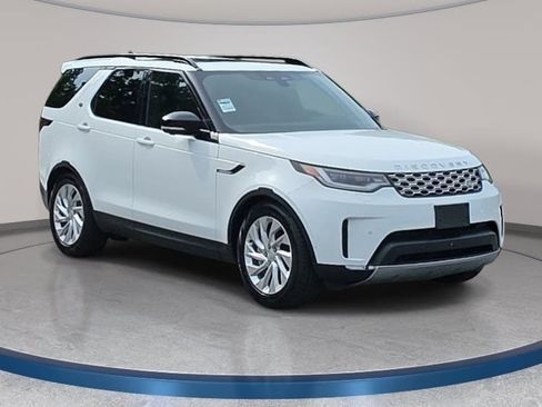 Certified 2025 Land Rover Discovery S AWD/4WD image 3