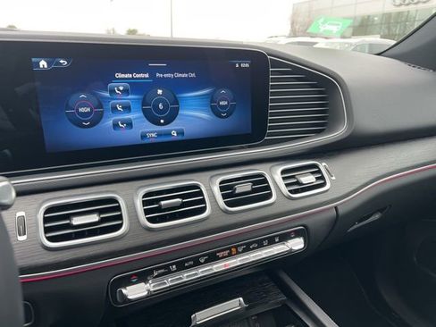 Used 2025 Mercedes-Benz GLE 450e 4MATIC image 18