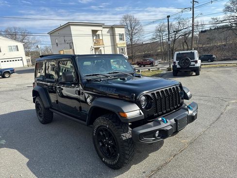Used 2023 Jeep Wrangler Unlimited w/ Sun & Screen Package image 5