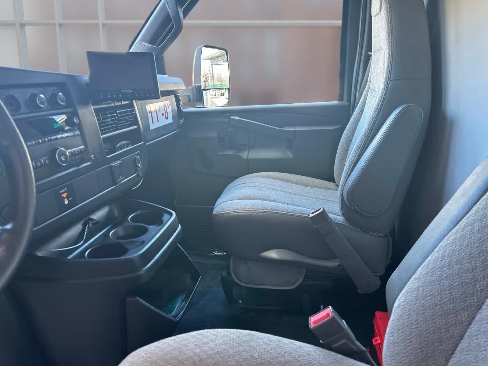 Used 2016 Chevrolet Express 3500 RWD image 22