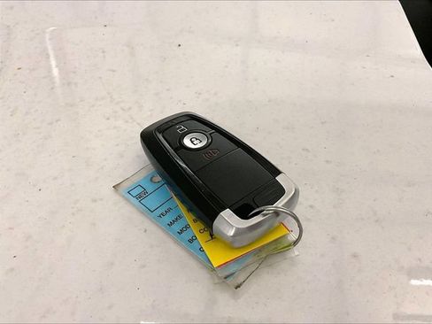 Used 2020 Ford Escape SE AWD/4WD image 9