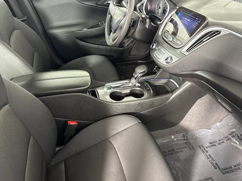 Used 2024 Chevrolet Malibu LT FWD image 12