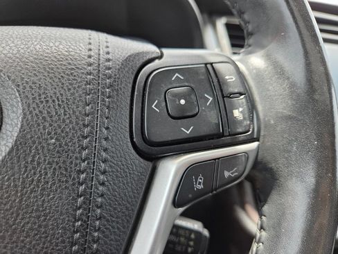 Used 2019 Toyota Highlander Limited FWD image 14