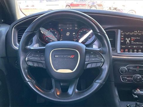 Used 2018 Dodge Charger R/T w/ Blacktop Package image 12