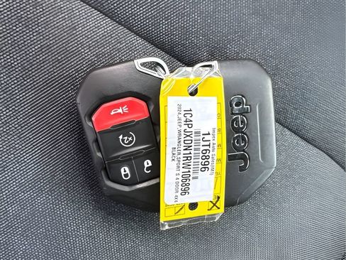 Used 2024 Jeep Wrangler Unlimited Sport AWD/4WD image 29