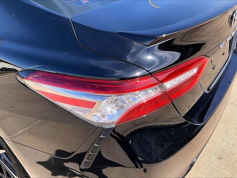 Used 2018 Toyota Camry XSE image 27