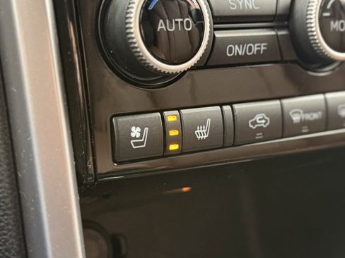 Used 2020 Subaru Ascent Touring image 6