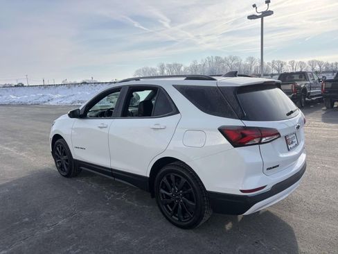 Used 2022 Chevrolet Equinox RS w/ LPO, Floor Liner Package image 7