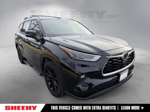 Certified 2022 Toyota Highlander XLE image 1