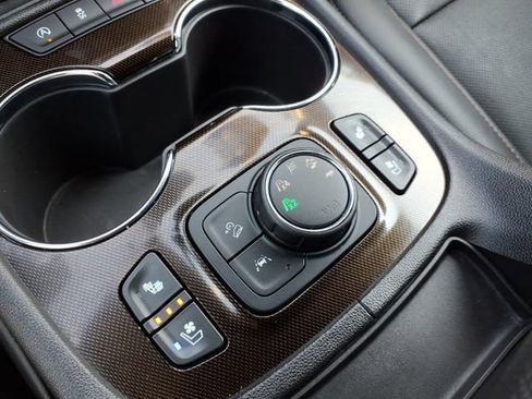 Used 2023 GMC Acadia AT4 w/ Technology Package AWD/4WD image 32
