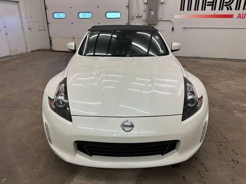 Used 2018 Nissan 370Z Touring Sport RWD image 15