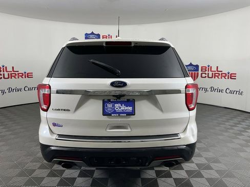 Used 2018 Ford Explorer Limited w/ Equipment Group 301A FWD image 4