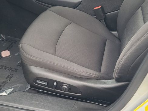 Used 2018 Chevrolet Malibu LT image 12