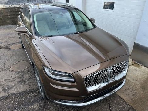 Used 2022 Lincoln Nautilus Reserve w/ Equipment Group 202A image 7