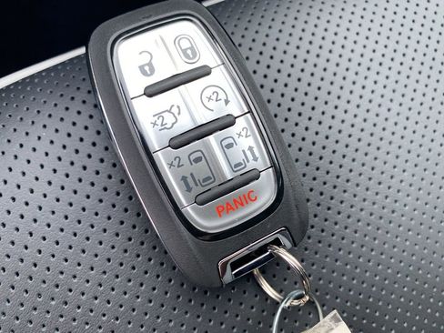 New 2026 Chrysler Pacifica Limited w/ S Appearance Package image 38