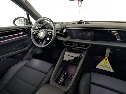 New 2026 Porsche Macan 4 Electric image 22