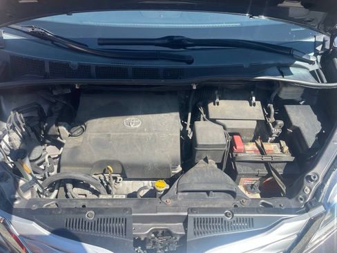 Used 2015 Toyota Sienna Limited Premium FWD image 14