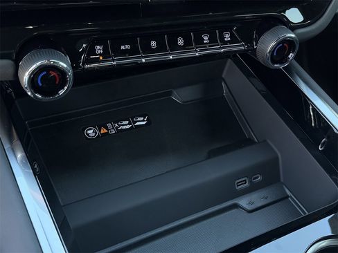 New 2026 Chevrolet Tahoe Premier image 16