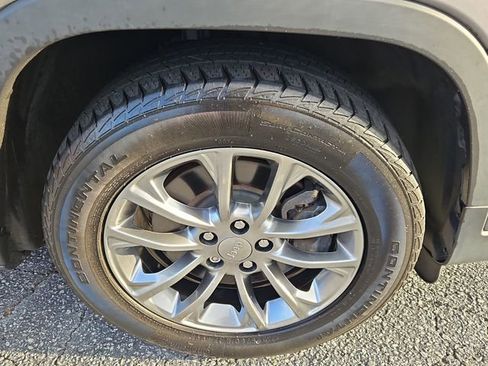 Used 2019 Jeep Cherokee Latitude Plus image 10