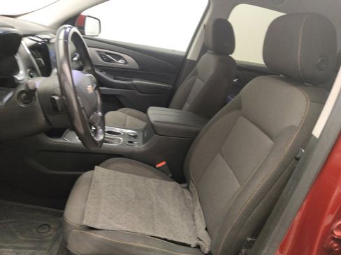 Used 2020 Chevrolet Traverse LT FWD image 17