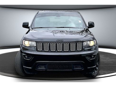 Used 2021 Jeep Grand Cherokee Laredo X image 4