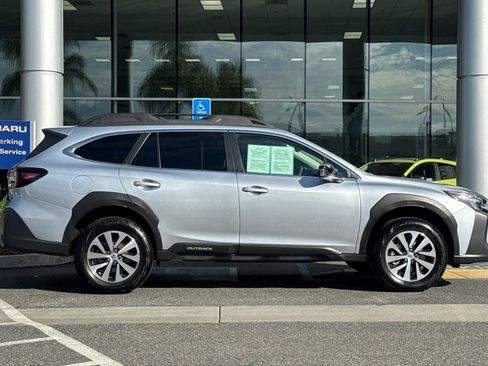 Certified 2025 Subaru Outback Premium image 3