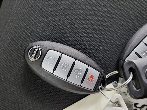 New 2025 Nissan Frontier PRO-4X image 18