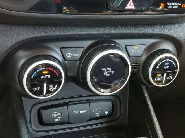 Used 2023 Hyundai Venue Limited w/ Cargo Package FWD image 33
