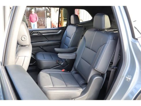 Used 2024 GMC Acadia Elevation w/ Luxury Package image 12