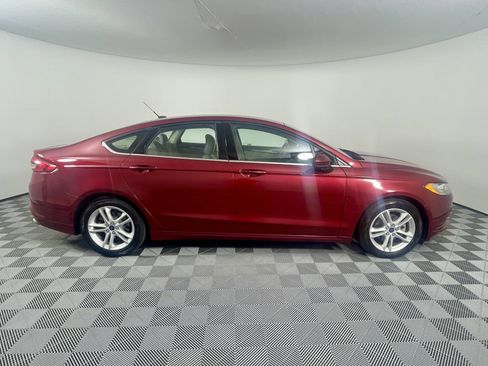 Used 2018 Ford Fusion SE w/ Fusion SE Technology Package image 7