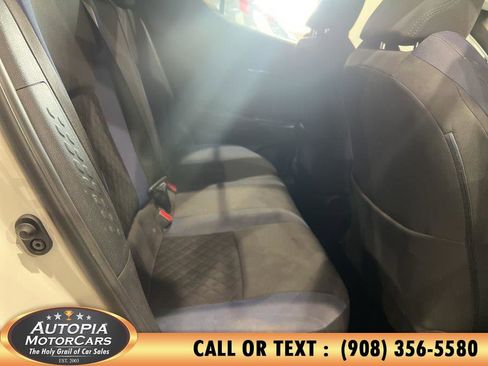 Used 2021 Toyota C-HR XLE image 14